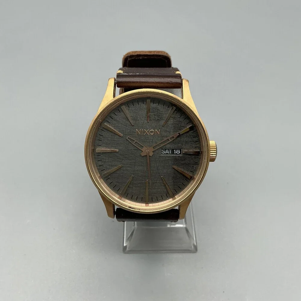 Nixon The Sentry Mens Watch 42mm Gray Dial Brown Leather Day Date New Battery
